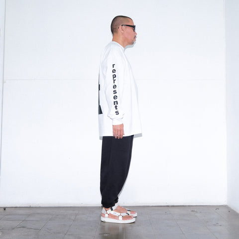 Fecade White